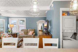 Steps to Beach Pet Friendly Front Unit - Hampton - 2