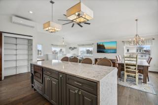 Basin Breeze Cottage AC Decks Water Views - Newburyport - 2