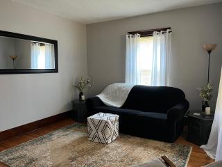 Private 1 bdrm 1bath with off street parking centrally located - 4