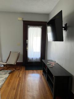 Private 1 bdrm 1bath with off street parking centrally located - 6