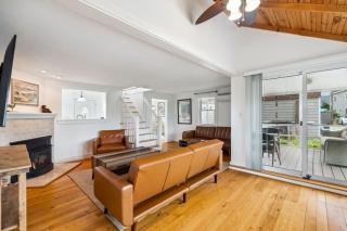 Shoreline Retreat Ocean Views Walk to Beach AC - Newburyport - 1