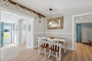 Riverside Retreat Minutes to Beach Updated Kitchen - Newburyport - 2