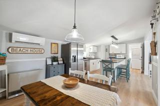 Riverside Retreat Minutes to Beach Updated Kitchen - Newburyport - 3