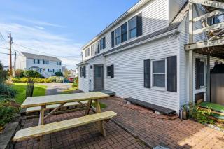 Boars Head Bungalow Ocean View Balcony AC - Hampton - 4