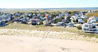 Camp46 Luxury Oceanfront Plum Island Cottage - - 4