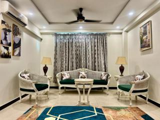 Executive Suites! Luxurious Family 1 BHK - 1