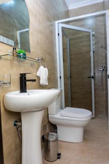 Beautiful, serene and relaxing, 3bd rm, 3 Guest - - 7