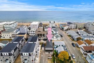 The Addie Shack Pet Friendly Steps to Beach - 9