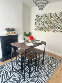 Spacious 2 bedroom house, parking and less than 10 mins walk to brayford Wharf Lincoln - Lincoln - 5