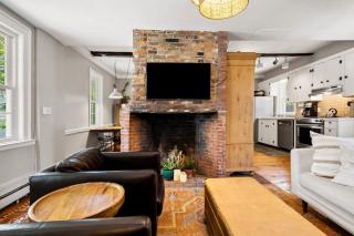 Downtown Historic and Elegant Condo Parking - 1