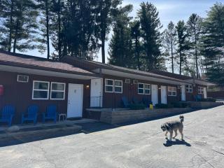 Mohican Resort Motel, Conveniently located to all Lake George attractions - Lake George - 6
