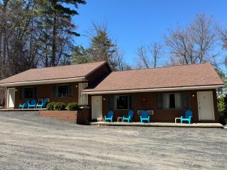 Mohican Resort Motel, Conveniently located to all Lake George attractions - Lake George - 1