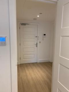 LUX Spacious 1BED Whole Apartment Central LDN - London - 8