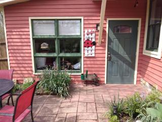 Betty Lous Garden - 1