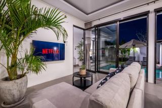 The R Villa Dempo - Modern, Private & Serviced - 8