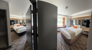 Microtel Inn & Suites by Wyndham Gatlinburg - Gatlinburg - 6