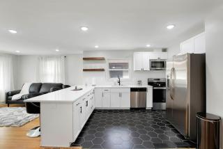 Chic Escape Near Mall of America - Minneapolis - 5