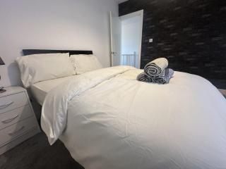 Garden View Room - Ellesmere Port - 1