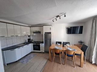 Apartment Kastilac near the beach - Kaštela - 1