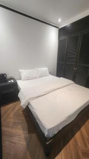 Mia Garden Hotel - - 9