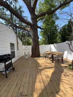 Luxury BoilingSprings Getaway - 1