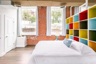 Jennifer's Vibrant Historic Brick Loft Private Apartment - Providence - 0
