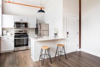 Jennifer's Vibrant Historic Brick Loft Private Apartment - Providence - 2