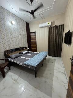 Entire Home - Amritsar - 8