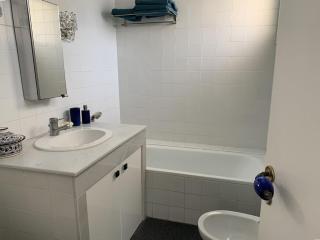 Appartement de 90m² dans villa avec terrasse, parking et WIFI - FR-1-335-205 - Hyères - 1