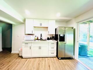 Charming 2-bedroom and 1 Full bath basement apartment with WiFi and AC in lovely Edmonds - Edmonds - 2