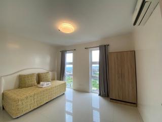 SMDC Good Stays - Wind Penthouse Unit 2409 Tower 1 - Kaybagal - 1