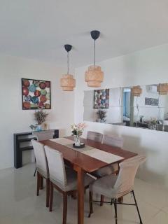 SMDC Good Stays - Wind Penthouse Unit 2401 Tower 4 - Kaybagal - 4