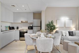 Maison Privee - Exquisite Living with Scenic Canal Vws on Yas Island - Abu Dhabi - 6