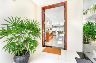 Lush Royale Villa Kotte with Pool & Gym - Sri Jayewardenepura Kotte - 3