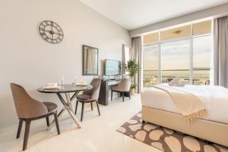 High-Rise Studio Near the Golf Club and Mall with a Community View,Damac Hills Artesia Tower D, Dubailand by Deluxe Holiday Homes - 4