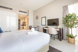 High-Rise Studio Near the Golf Club and Mall with a Community View,Damac Hills Artesia Tower D, Dubailand by Deluxe Holiday Homes - 1