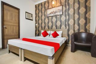 Super Hotel O Inder Inn - Ābādpura - 7