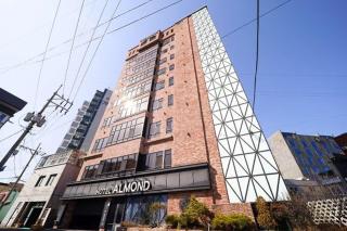 Changwon Jinhae Almond Hotel - Changwon - 1