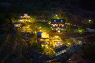 Miryang Pine Tree Pool Villa Pension - 6