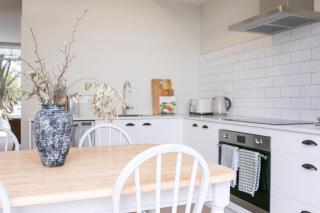 3 Bed Family Retreat Classic Charm With Park Views - Christchurch - 4
