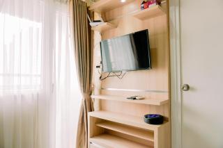Comfort Stay 2BR at Green Pramuka City Apartment By Travelio - 7