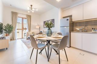 Community View 1BR, Minutes Drive to Al Qudra Camp Site, Town Square Zahra Breeze 3A, Dubailand by Deluxe Holiday Homes - 9