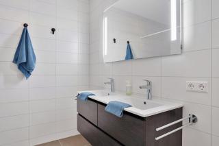 Uithaven 1B Kamperland, view of harbour - 6