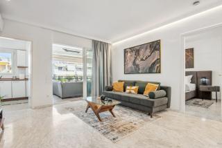 One-Bedroom Jacuzzi Glyfada - 0