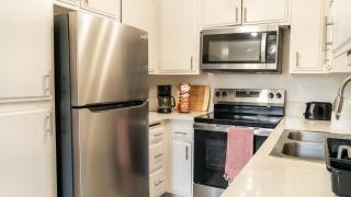 Redondo Huge 1Bedroom,3 Queens, close to Beach Sleeps 7 - 1