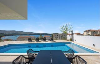 4 Bedroom Amazing Home In Zaboric - Žaborić - 9