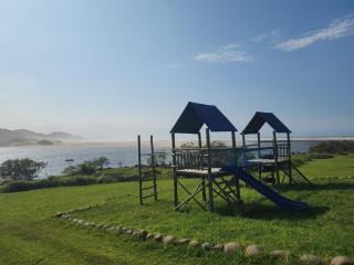 Wavecrest Beach Hotel & Spa - 7