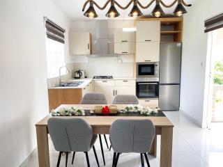 Lakaz Koray - Charming 2-Bedroom Apartment Near Grand Gaube Beach - Grande Gaube - 3