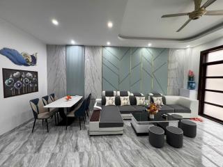 Luxury homestay in Vinhomes Oceanpark 3 3 large bedrooms with wet sauna cabin - - 0