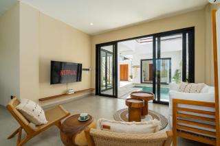 Villa Le Blanc - Tumbak Bayuh - 4